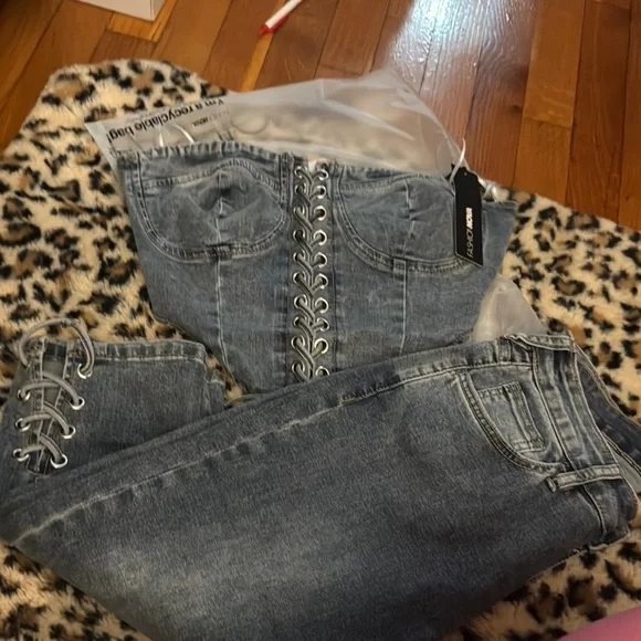 Wait For Me Denim Capri Set - Medium Wash Small - Picture 9 of 9